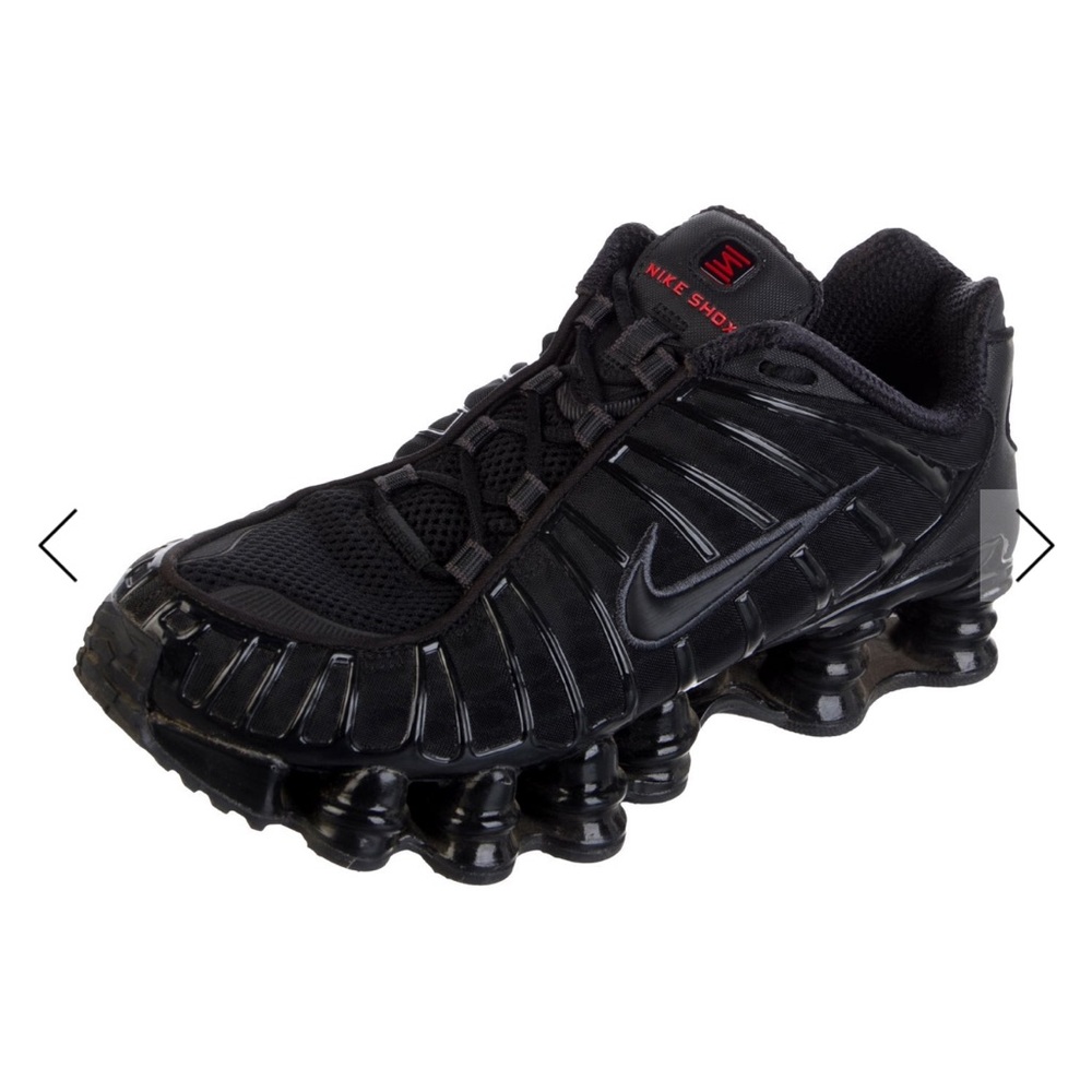 Black Nike Shox size 7.5